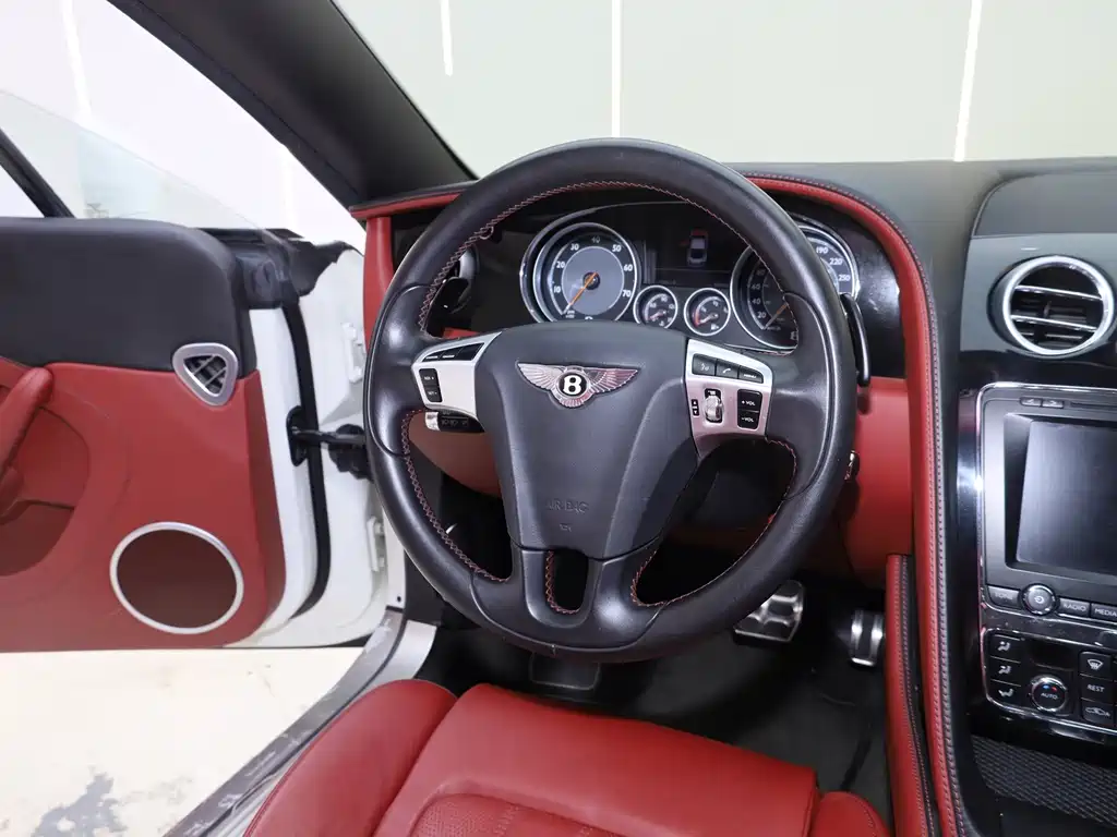 Bentley Continental 2014 — фото 14