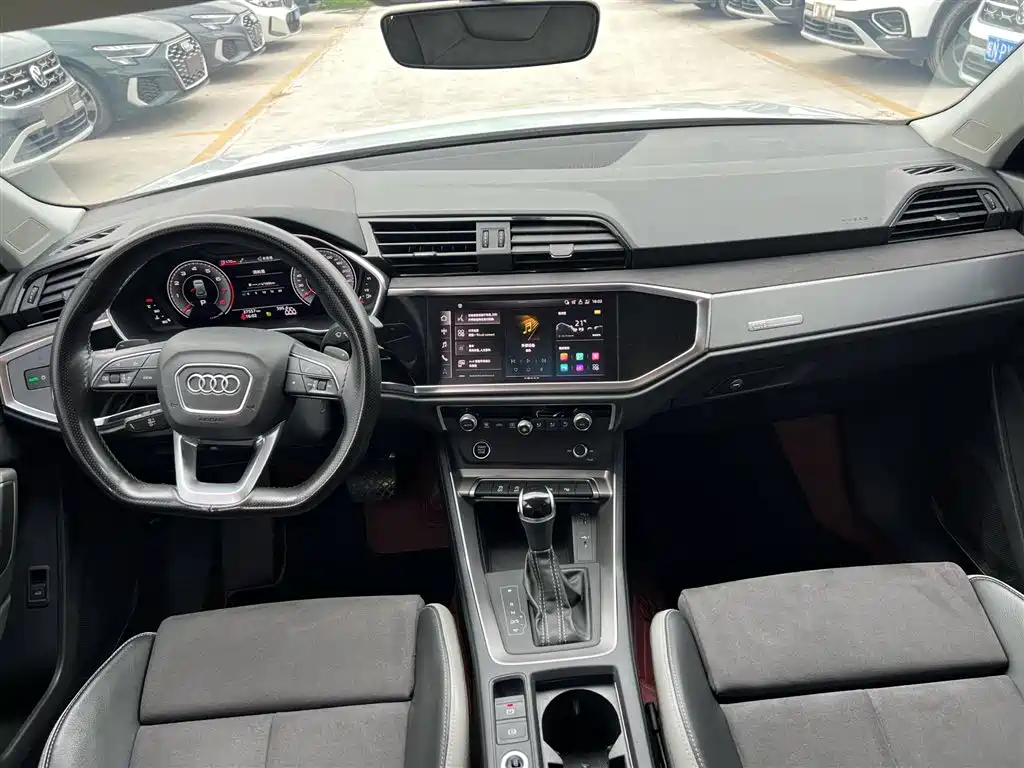 Audi Q3 2023 — фото 15