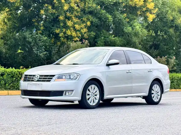 Volkswagen Lavida 2012