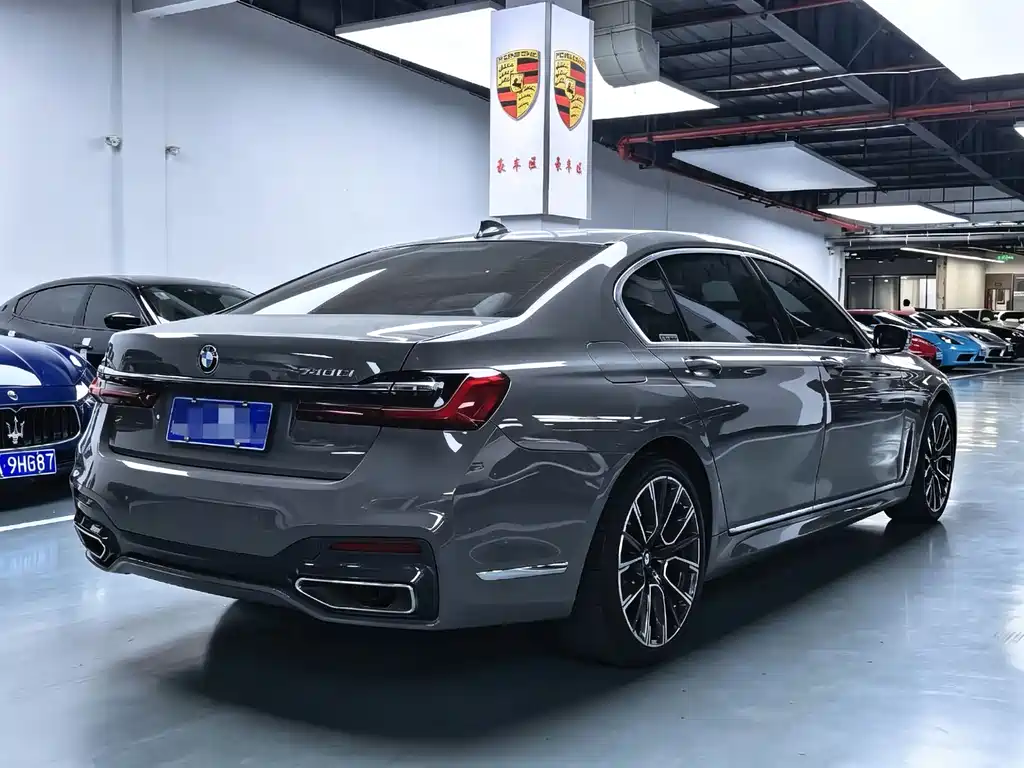 BMW 7 Series 2021 — фото 18