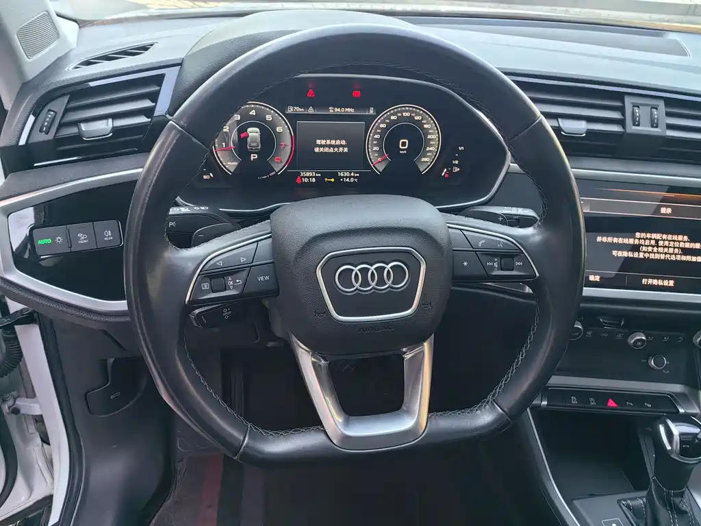 Audi Q3 2023 — фото 11