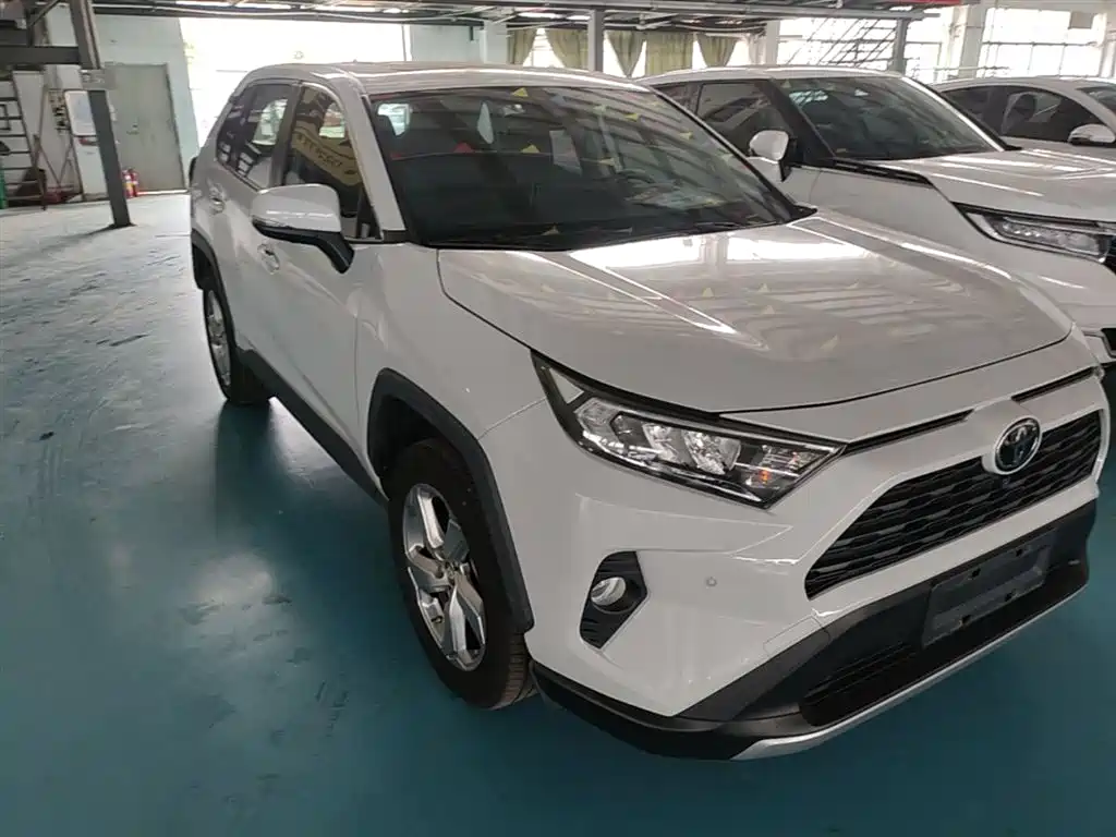 Toyota RAV4 2020 — фото 4