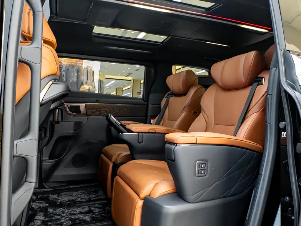 Toyota Alphard 2025 — фото 28
