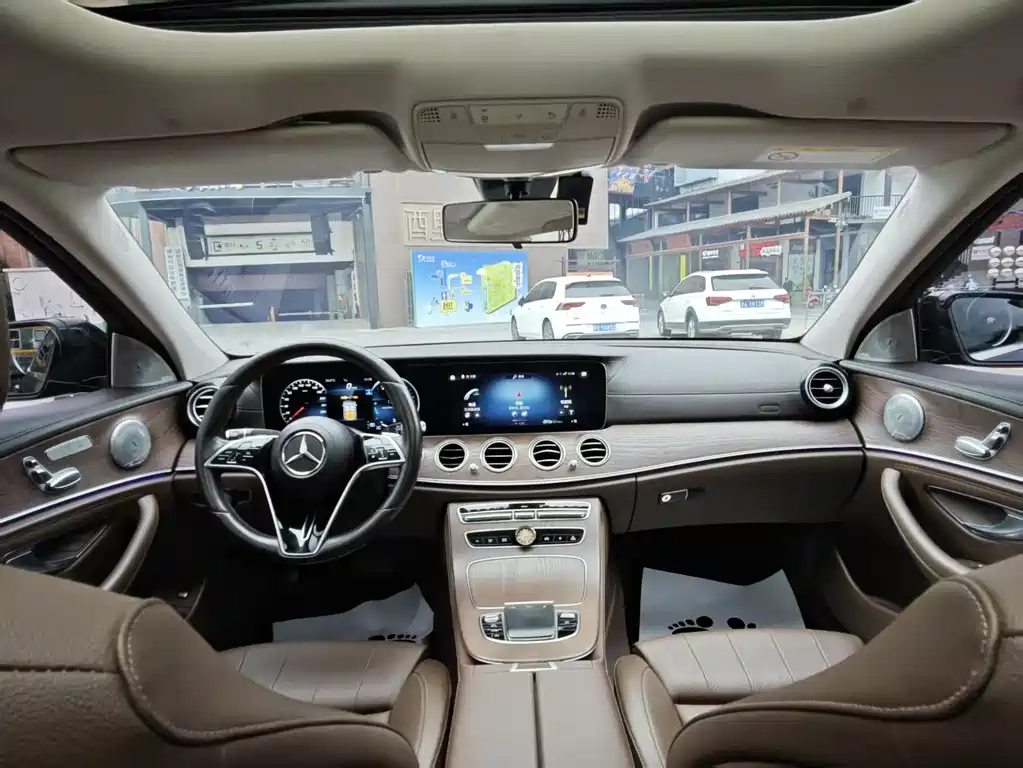 Mercedes-Benz E-Class 2022 — фото 10