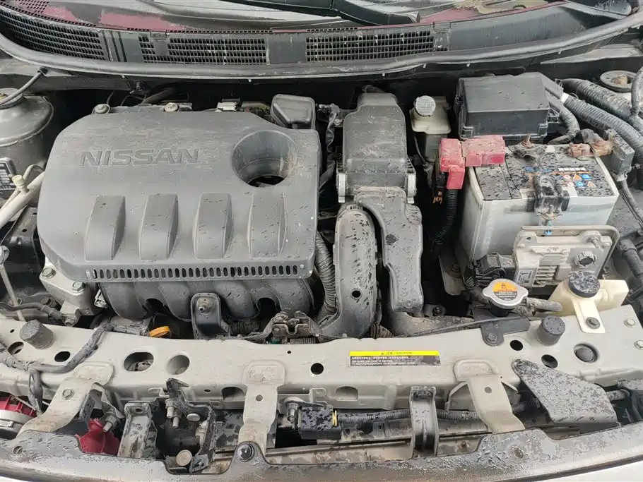 Nissan Sunny 2011 — фото 10