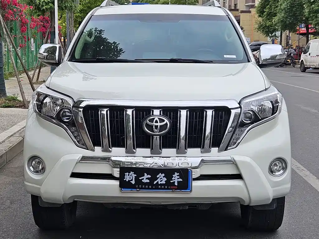 Toyota Prado 2015 — фото 2