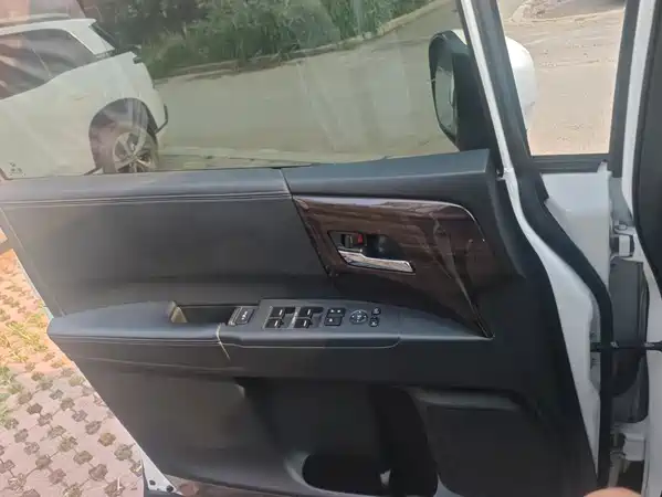 Honda Elysion 2016