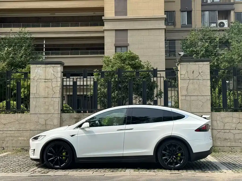 Tesla Model X 2017