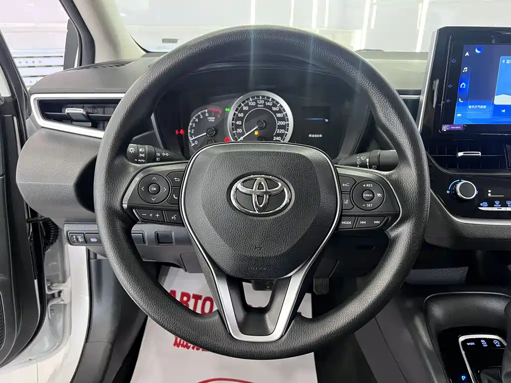 Toyota Corolla 2023 — фото 11