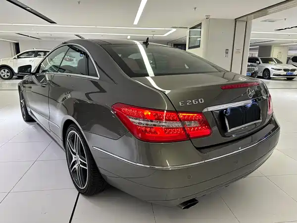 Mercedes-Benz E-Class 2011