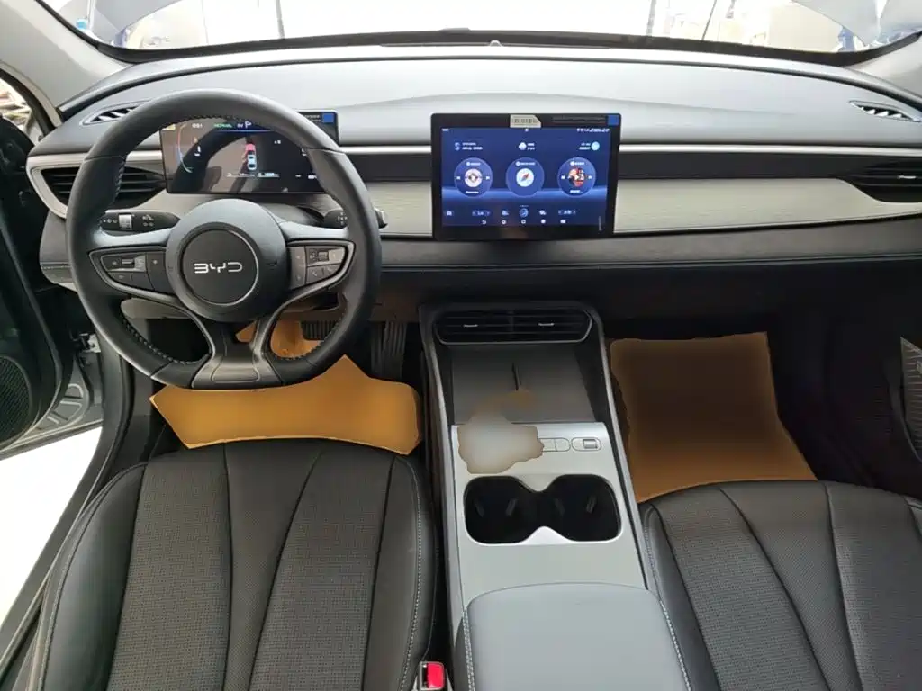 BYD Seal 05 DM-i 2025 — фото 10