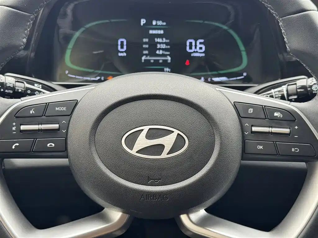Hyundai Elantra 2023 — фото 6