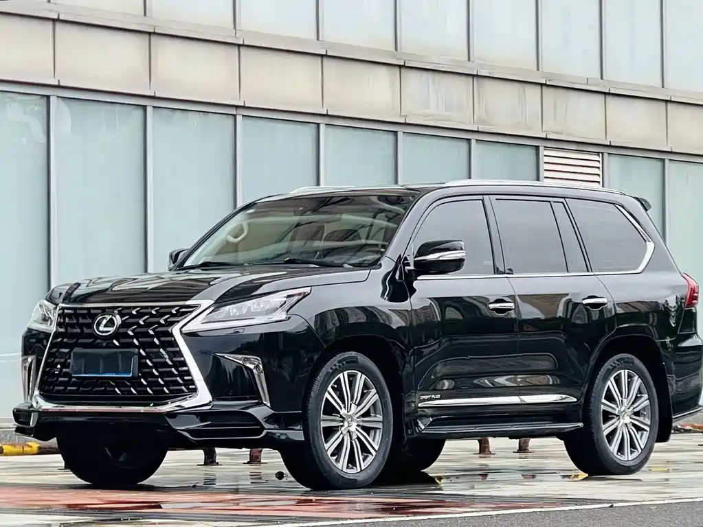 Lexus LX 2017 — фото 1