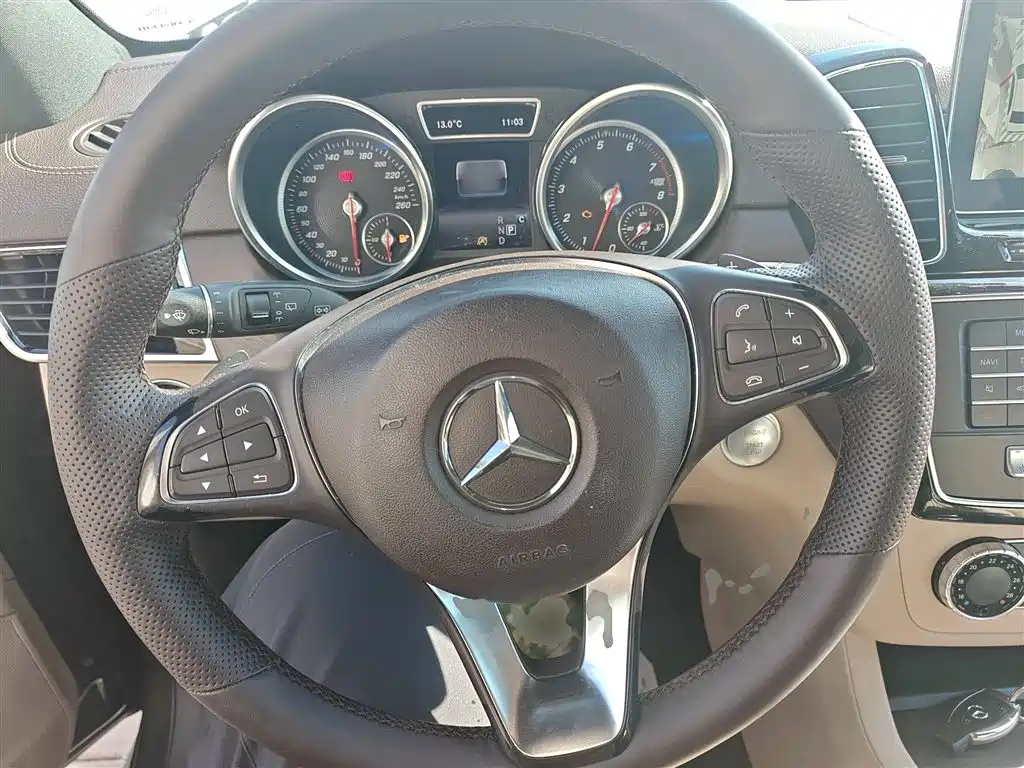 Mercedes-Benz GLE 2017 — фото 3