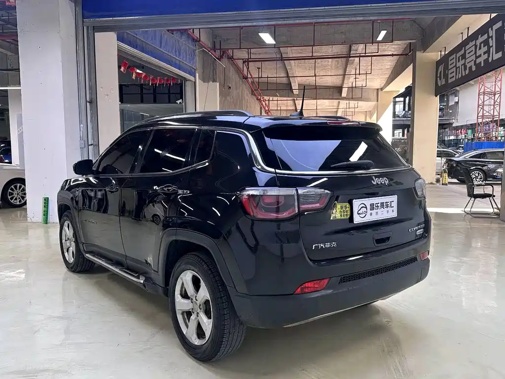 Jeep Compass 2018 — фото 8