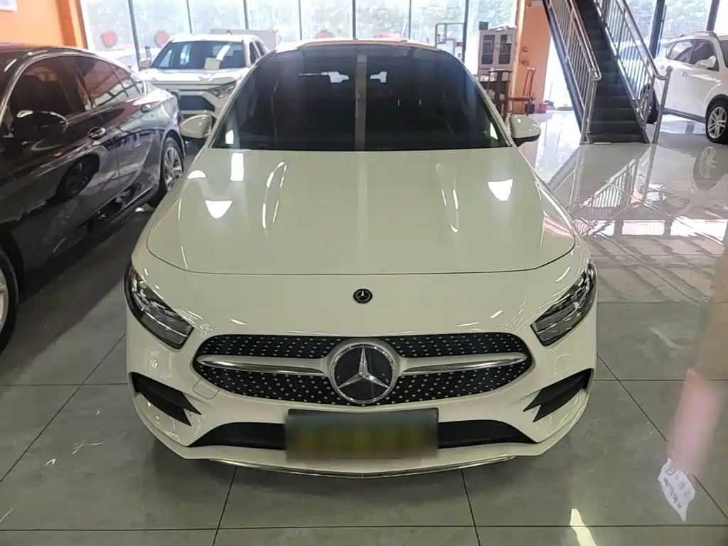 Mercedes-Benz A-Class 2020 — фото 3