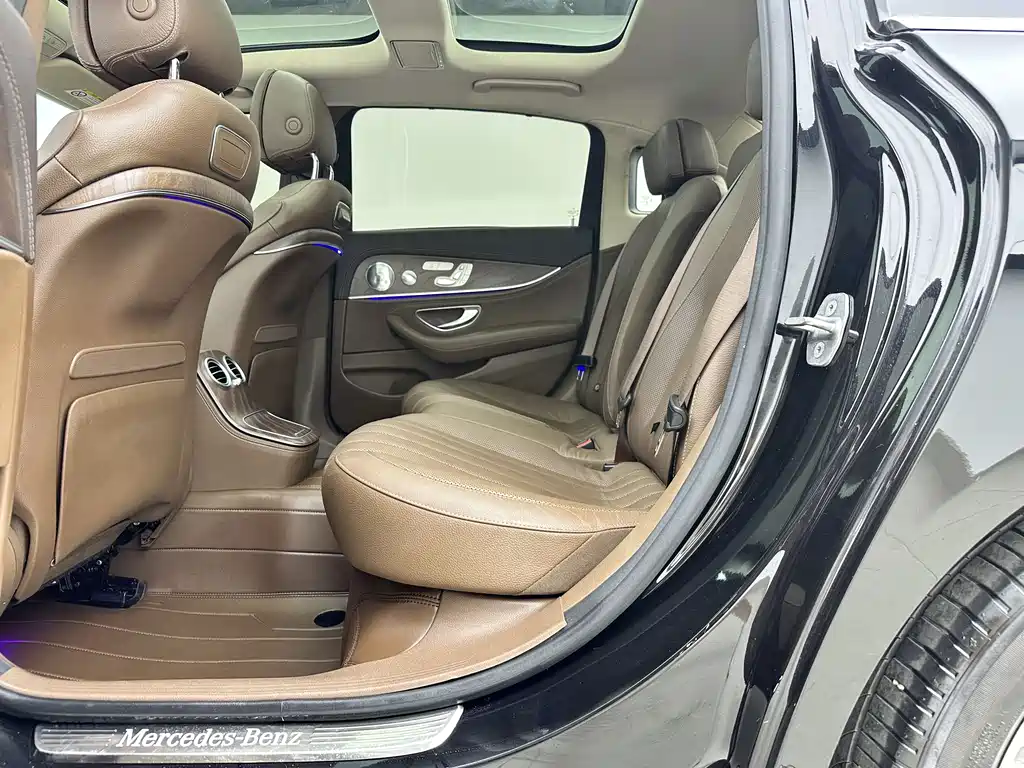 Mercedes-Benz E-Class 2021 — фото 10