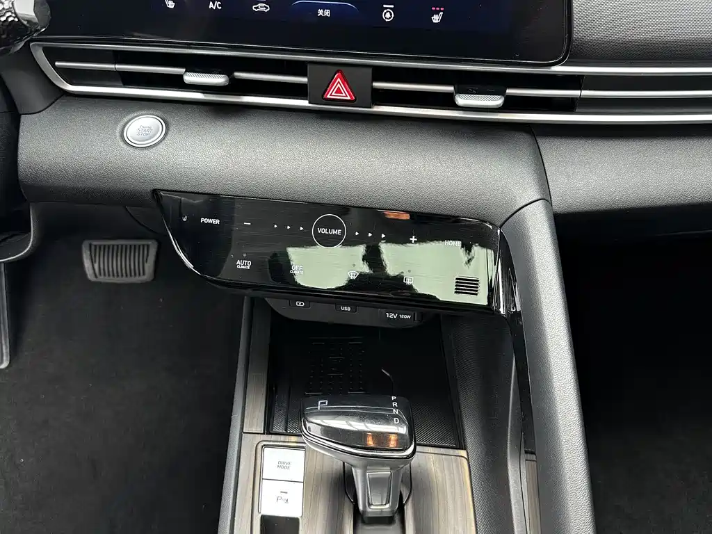 Hyundai Elantra 2022 — фото 15