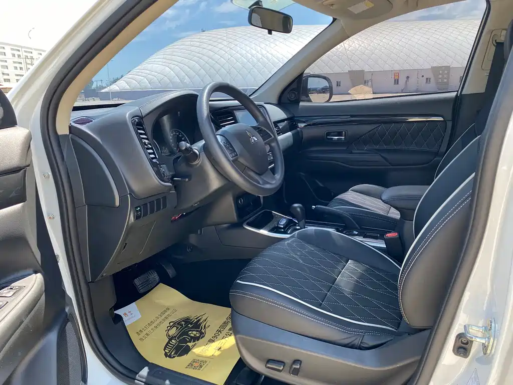 Mitsubishi Outlander 2021