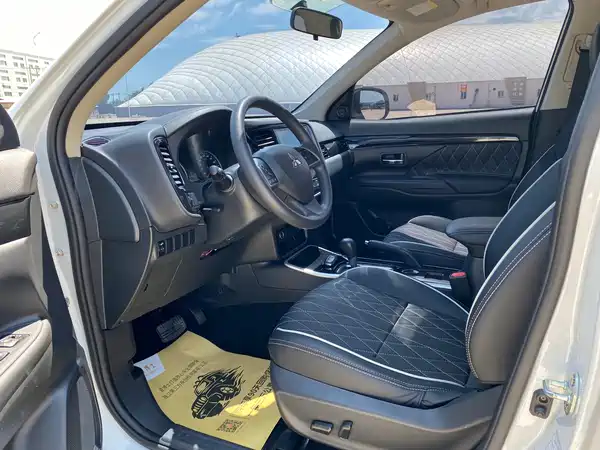 Mitsubishi Outlander 2021