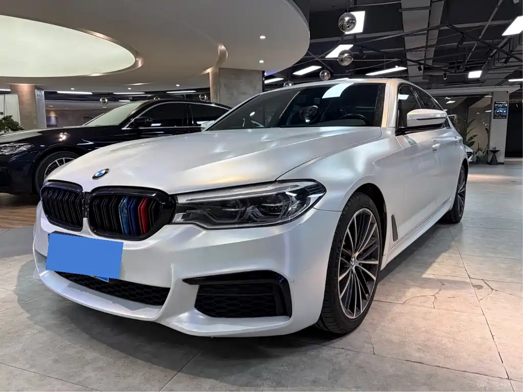 BMW 5 Series 2020 — фото 1