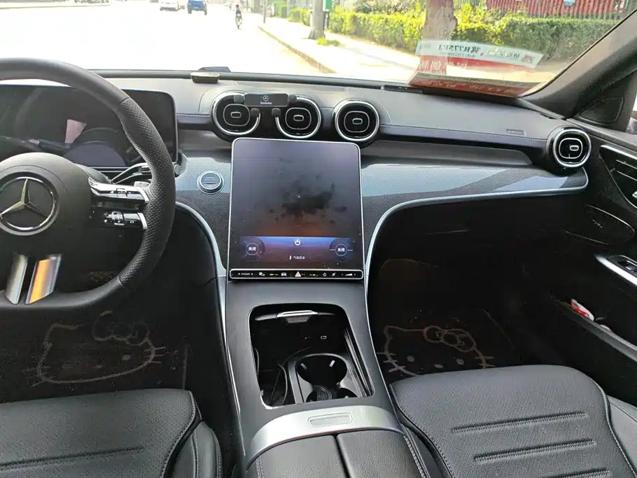 Mercedes-Benz C-Class 2025 — фото 16