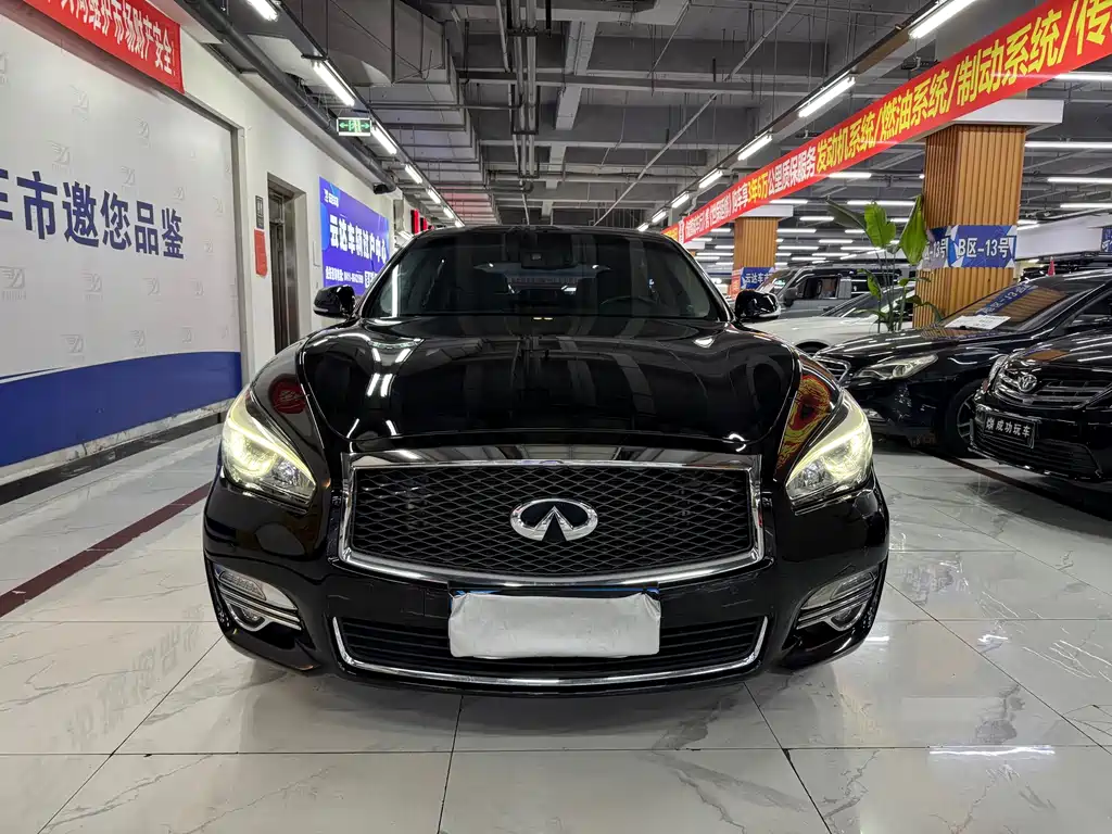 Infiniti Q70 2017 — фото 1