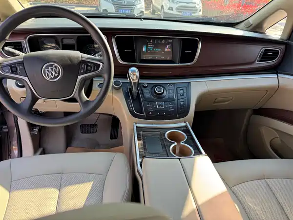 Buick GL8 2017