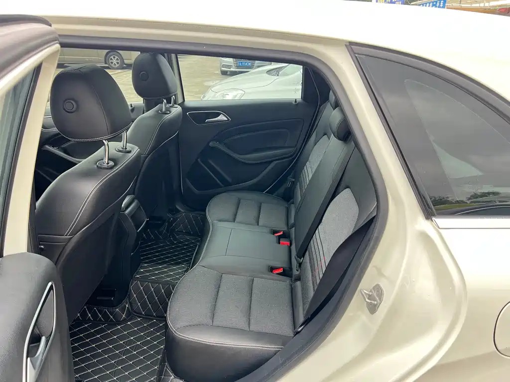 Mercedes-Benz B-Class 2015 — фото 12