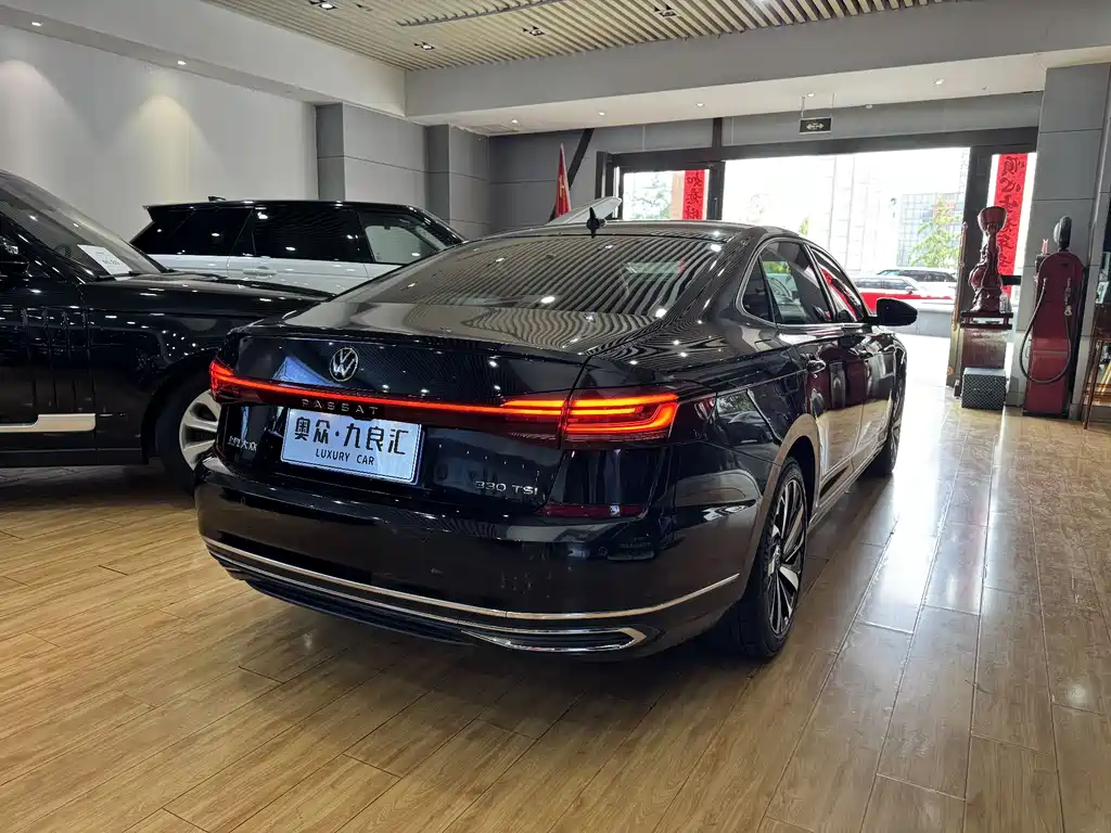 Volkswagen Passat 2023 — фото 14