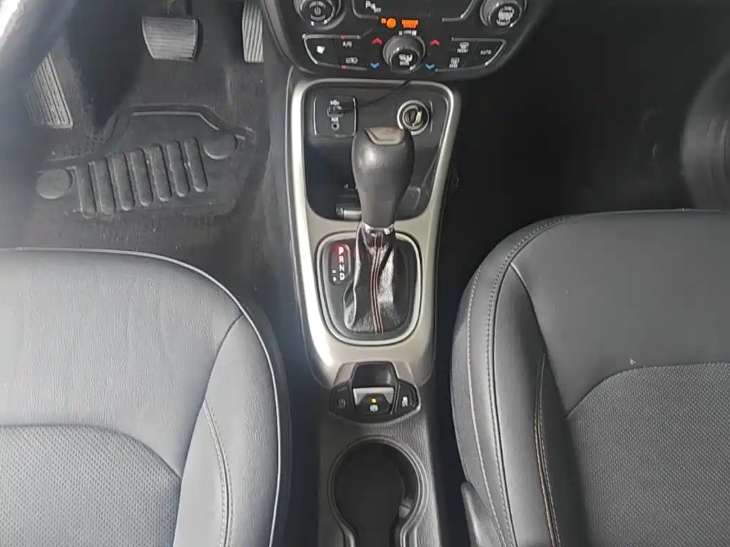 Jeep Compass 2017 — фото 14