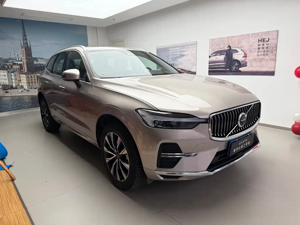 Volvo XC60 2025 — фото 3