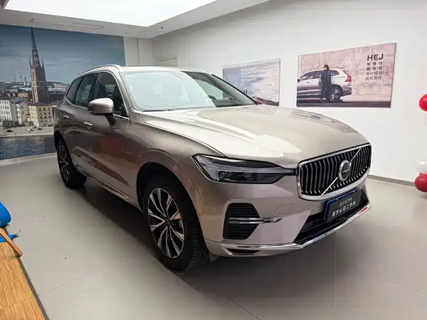 Volvo XC60 2025
