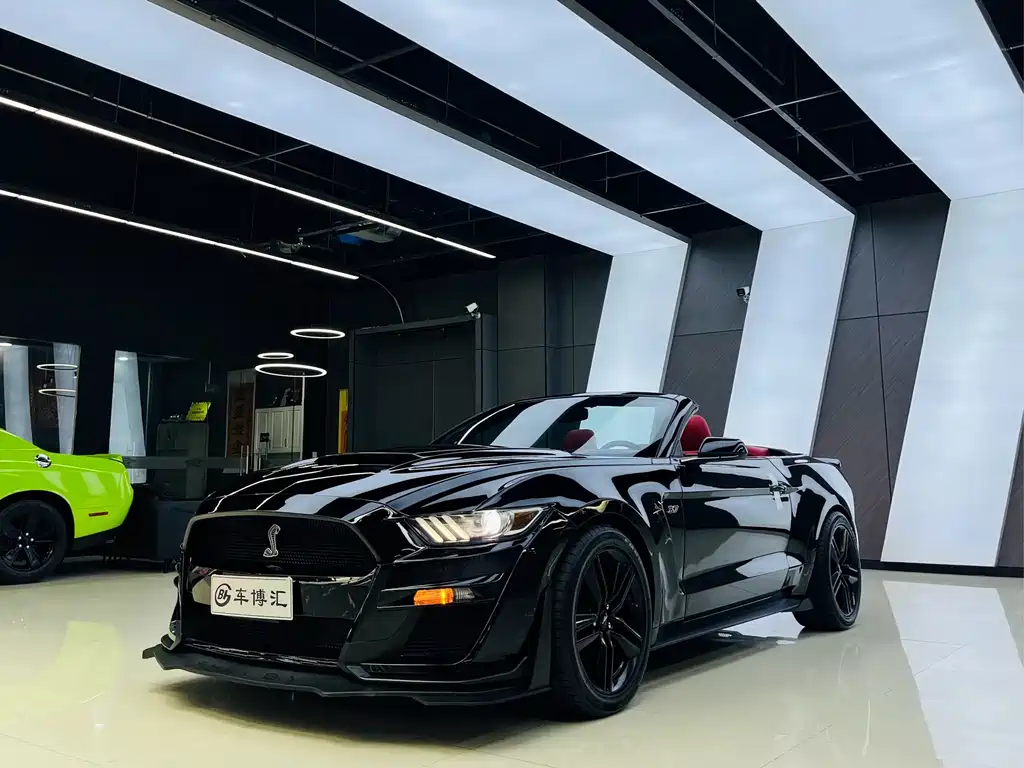 Ford Mustang 2018 — фото 1
