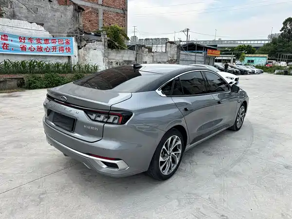 Ford Mondeo 2025