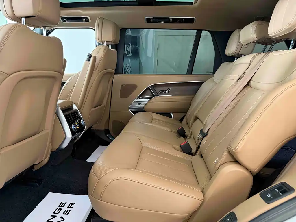 Land Rover Range Rover 2023 — фото 15