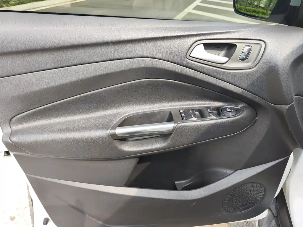 Ford Kuga 2017 — фото 14