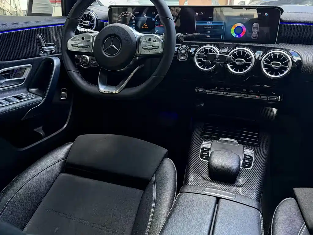 Mercedes-Benz A-Class 2020 — фото 13