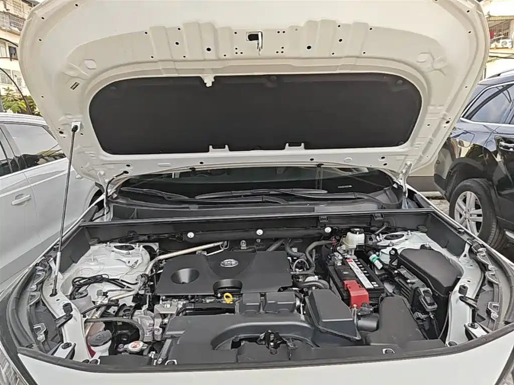 Toyota RAV4 2023 — фото 20
