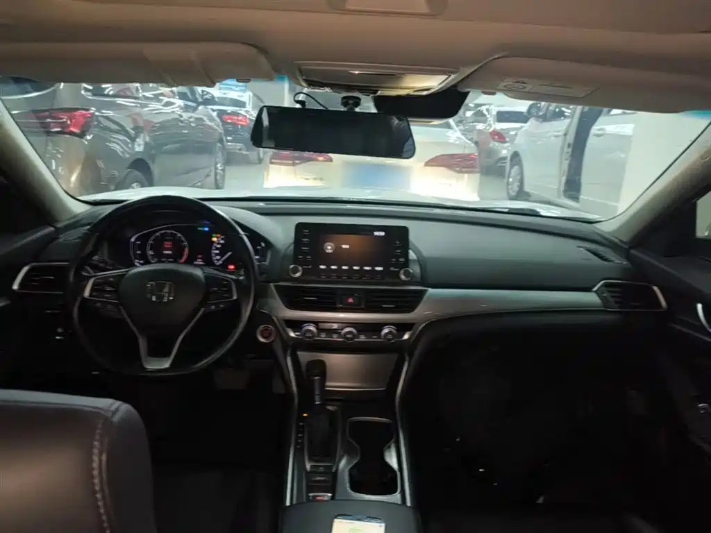 Honda Accord 2021 — фото 10