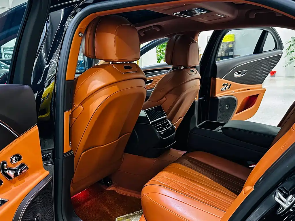 Bentley Flying Spur 2022 — фото 19