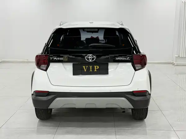 Toyota Yaris L 2022