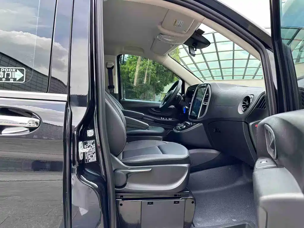 Mercedes-Benz Vito 2023 — фото 21