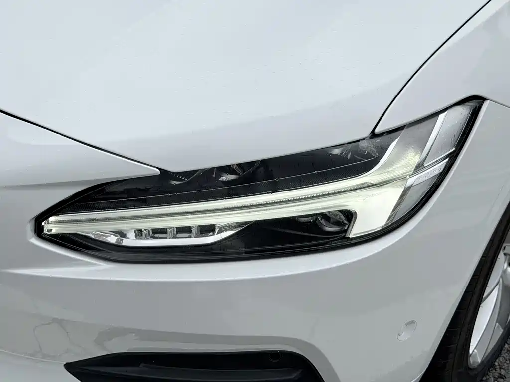Volvo S90 2017 — фото 13