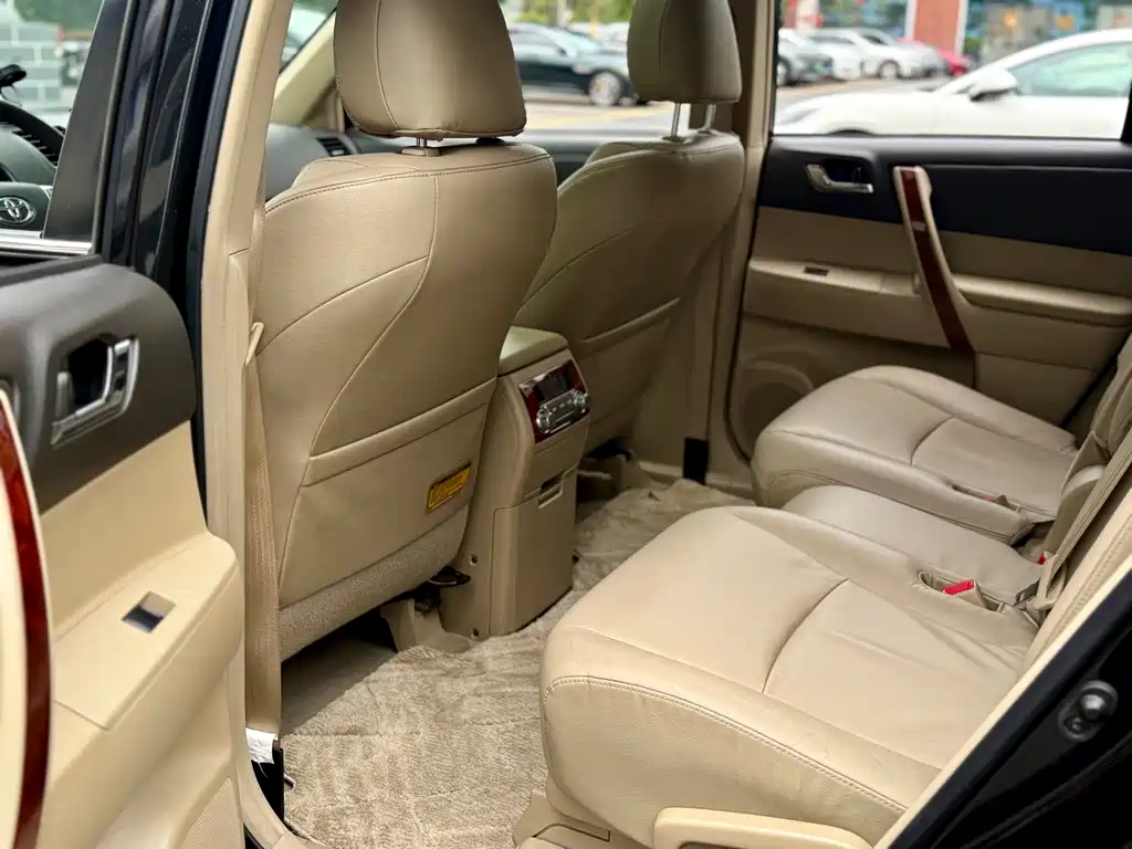 Toyota Highlander 2013 — фото 12