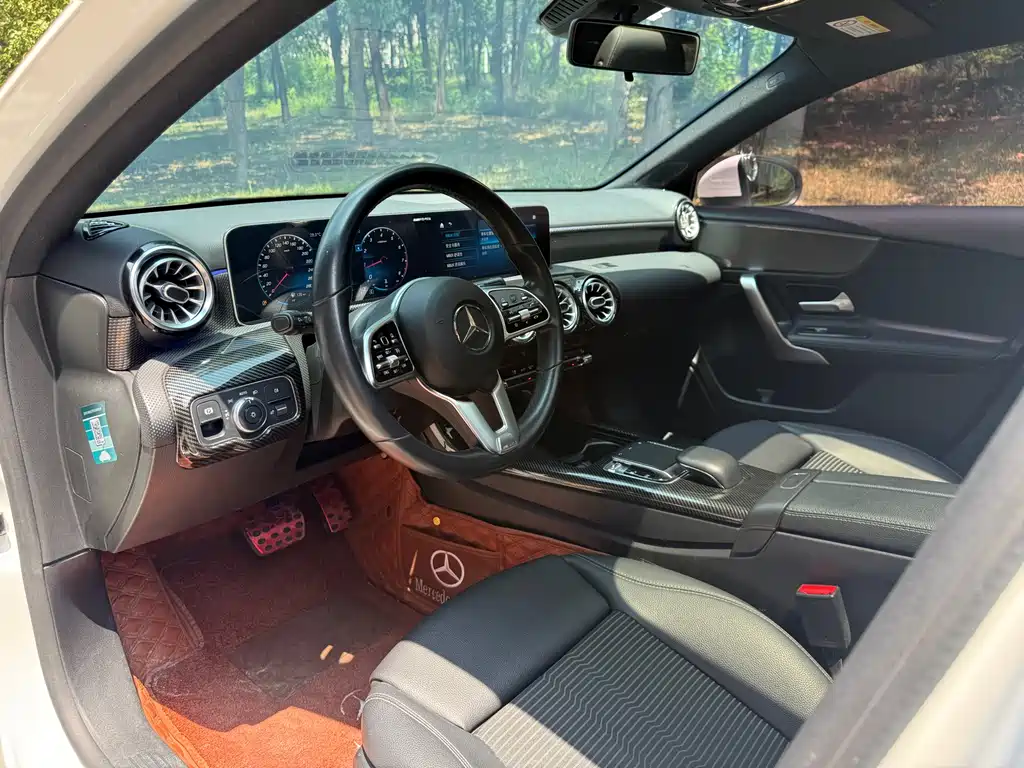 Mercedes-Benz A-Class 2019 — фото 8