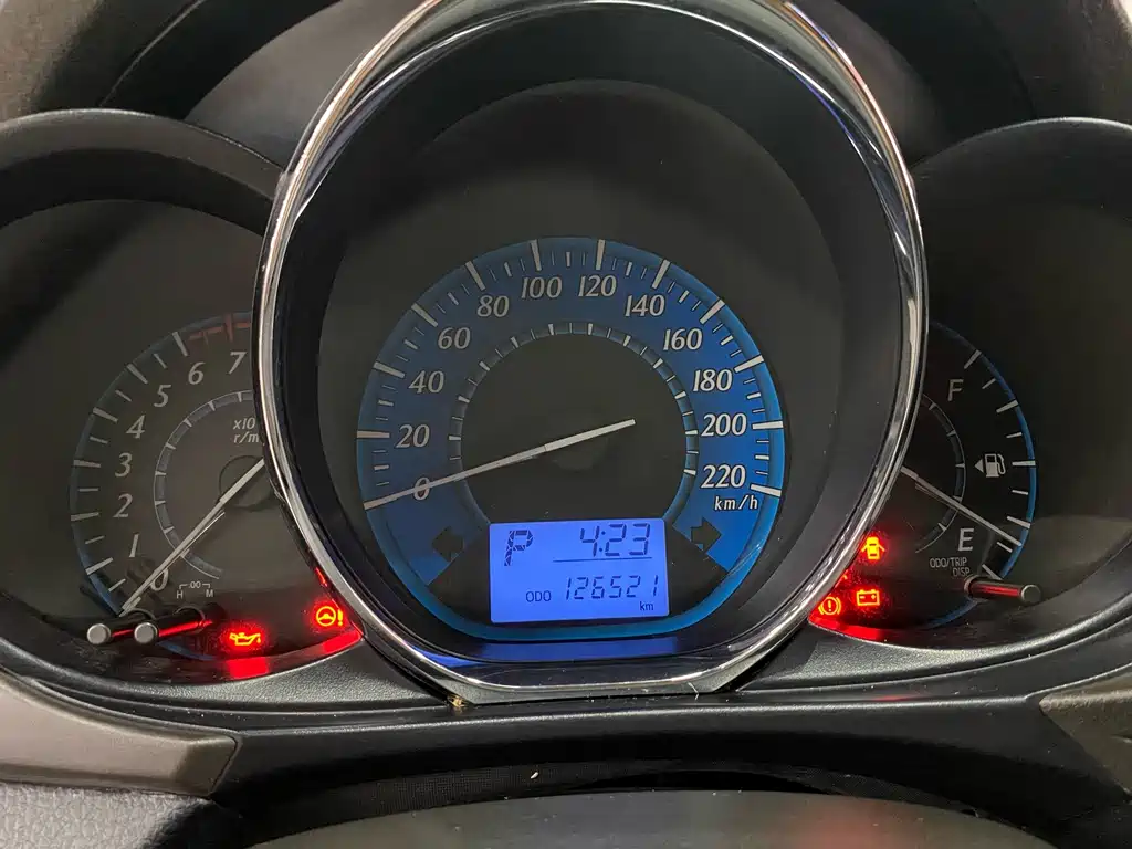 Toyota Yaris L 2014