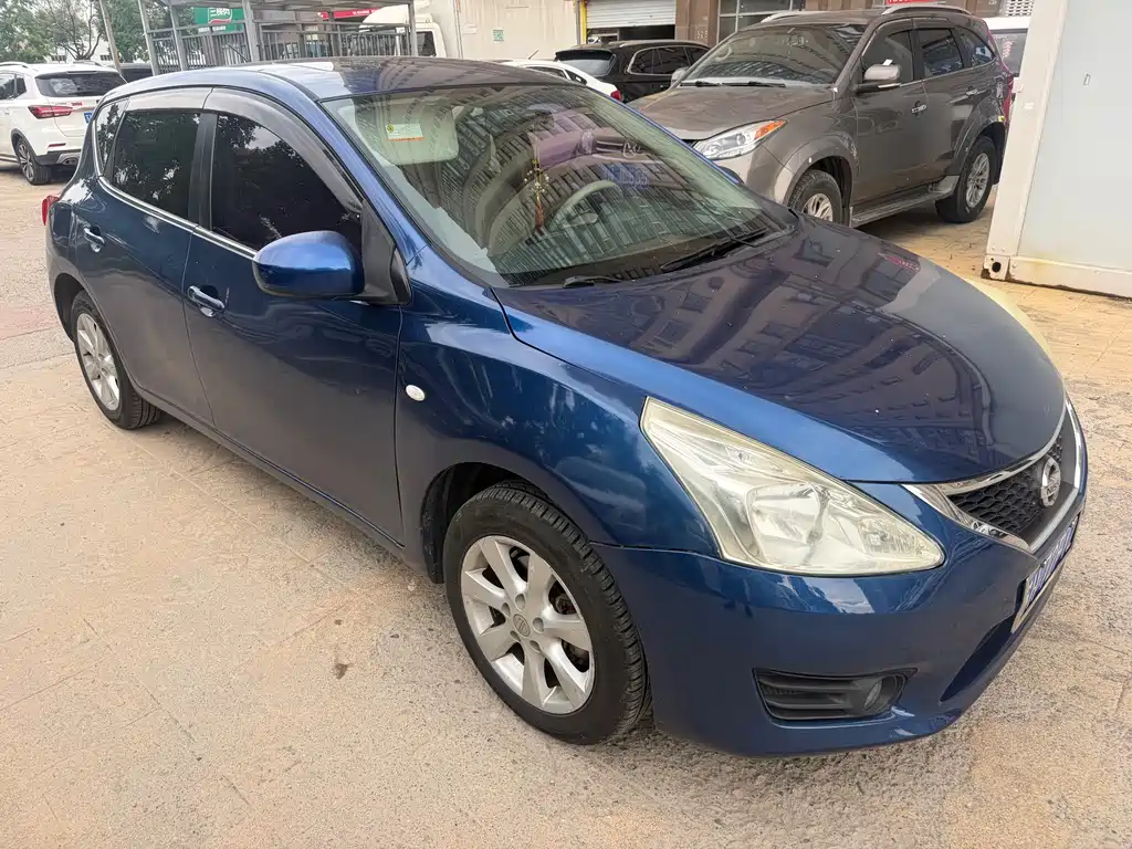 Nissan Tiida 2011