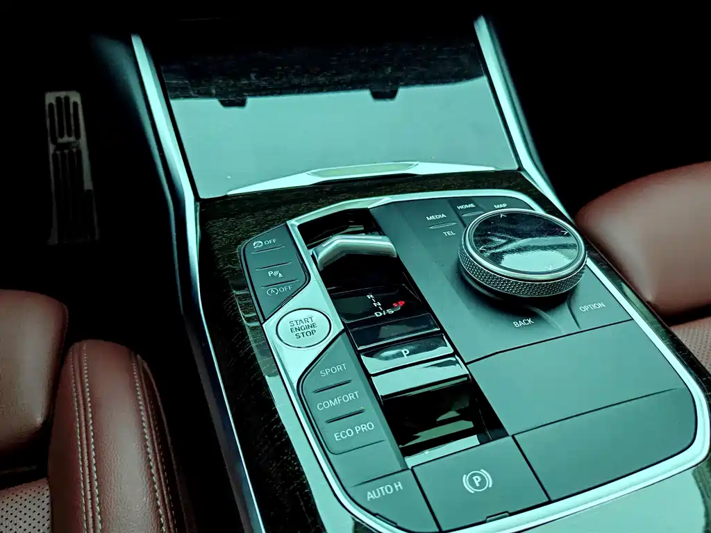BMW 3 Series 2023 — фото 11