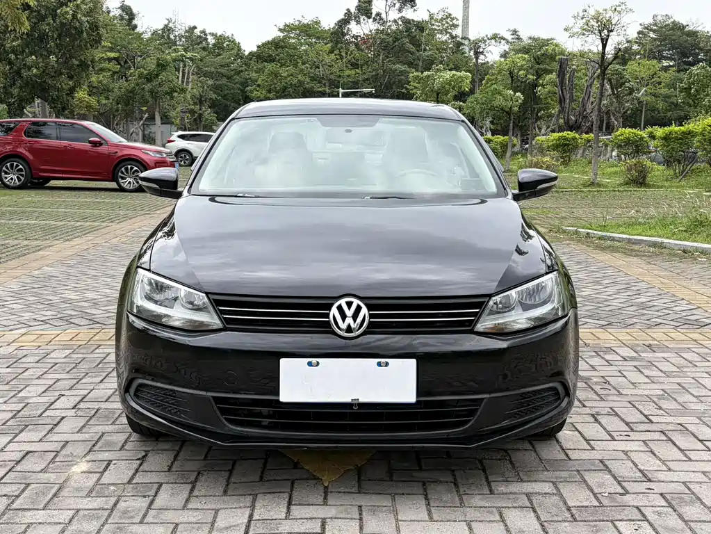 Volkswagen Sagitar 2013